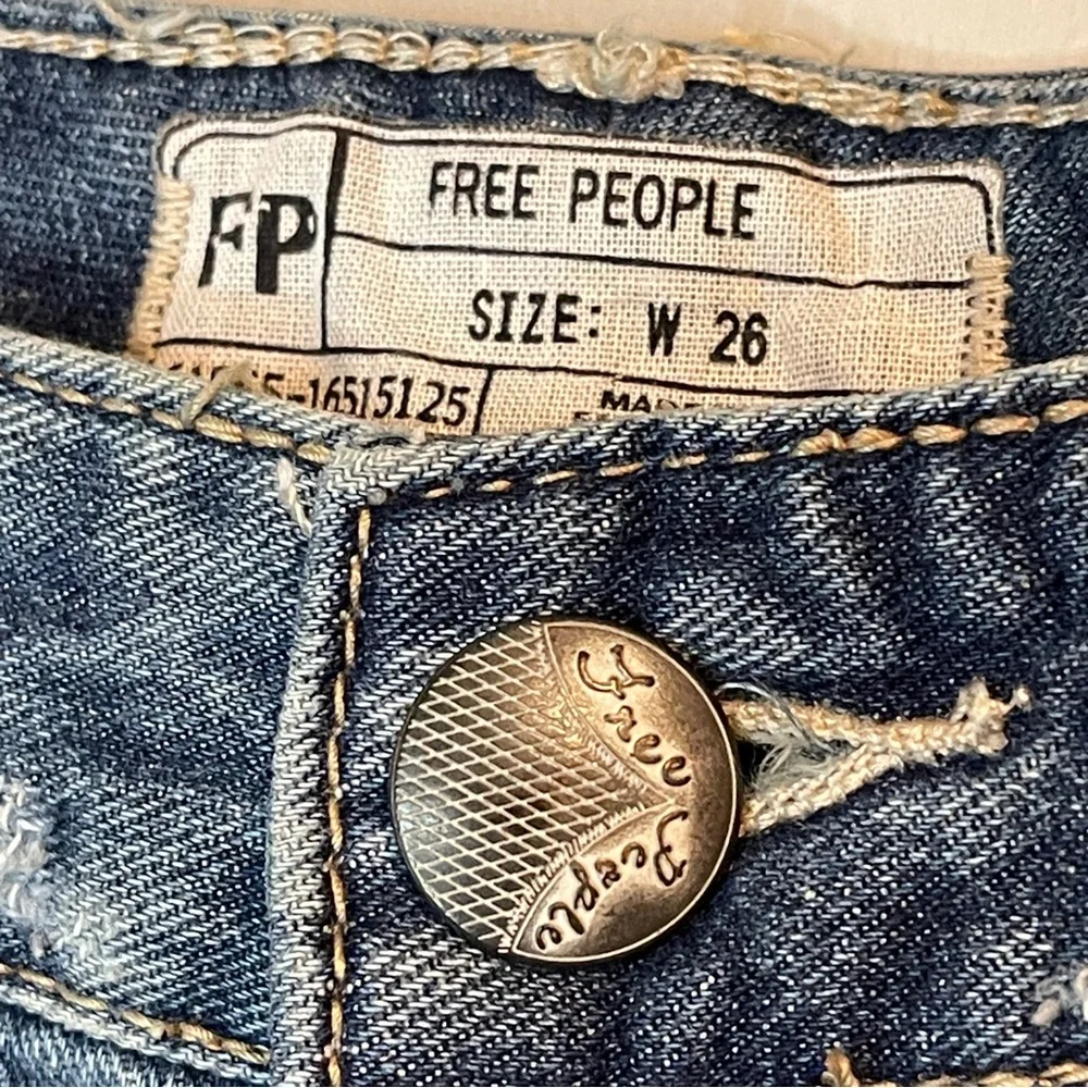 Free People Blue Cropped Distressed Jeans - Picture 4 of 7